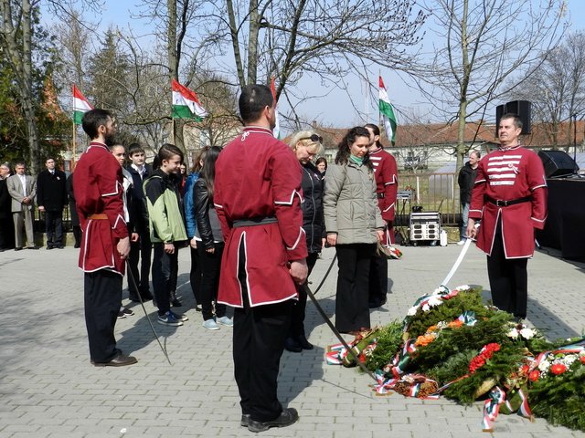 2017. március 15. 72